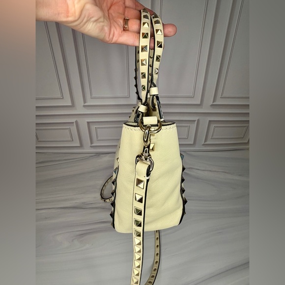 Valentino Garavani Small Rockstud Tote Bag Cream Leather 2-Way Crossbody - Picture 4 of 9